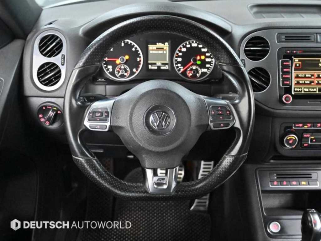 Volkswagen Tiguan — photo 13