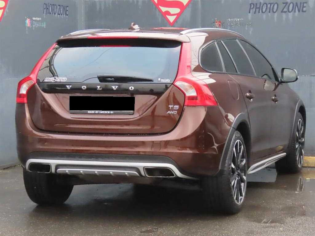 Volvo V60 — photo 03