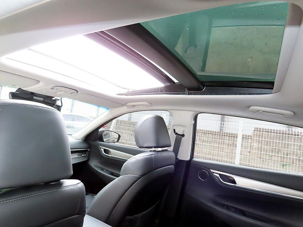 Hyundai Grandeur — photo 16