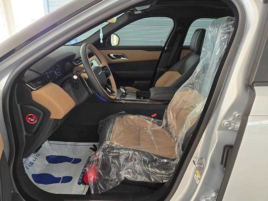Land Rover Range Rover Velar — photo 05