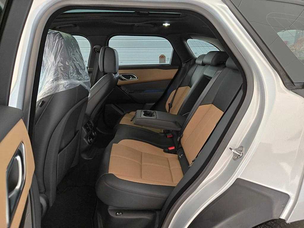 Land Rover Range Rover Velar — photo 06