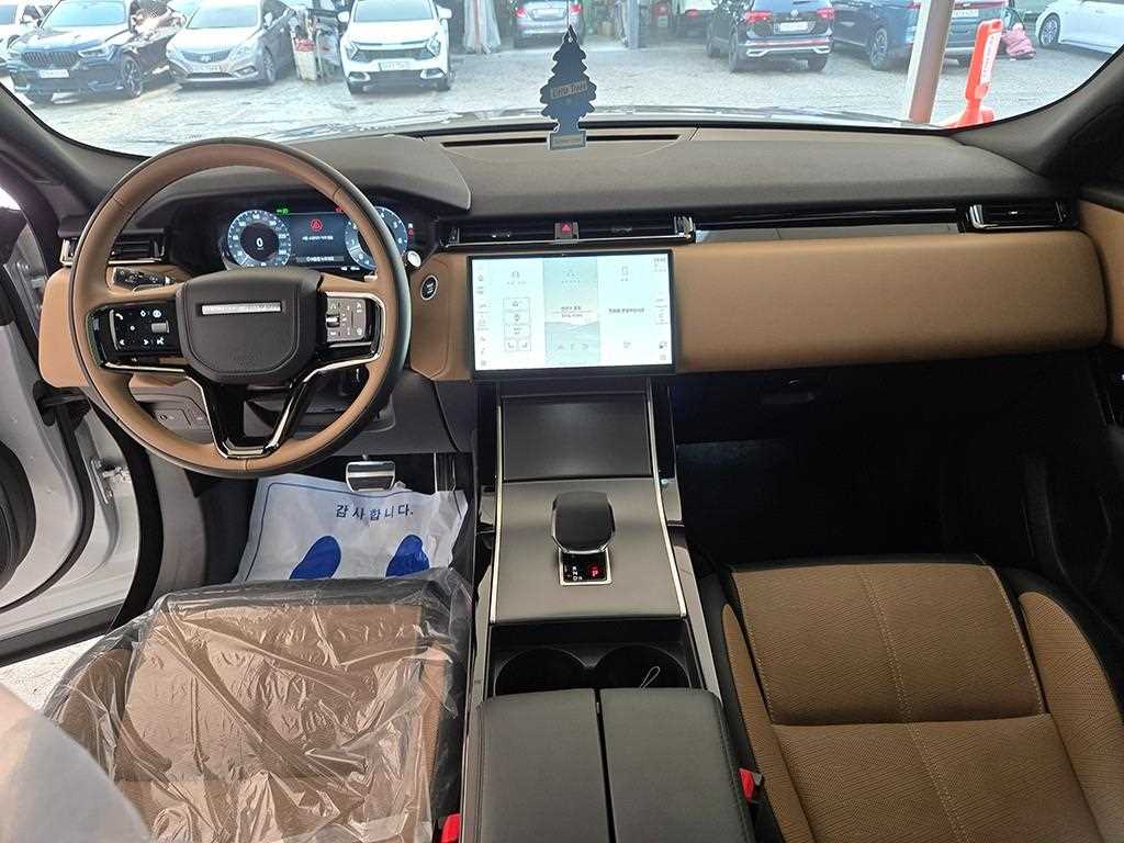 Land Rover Range Rover Velar — photo 09