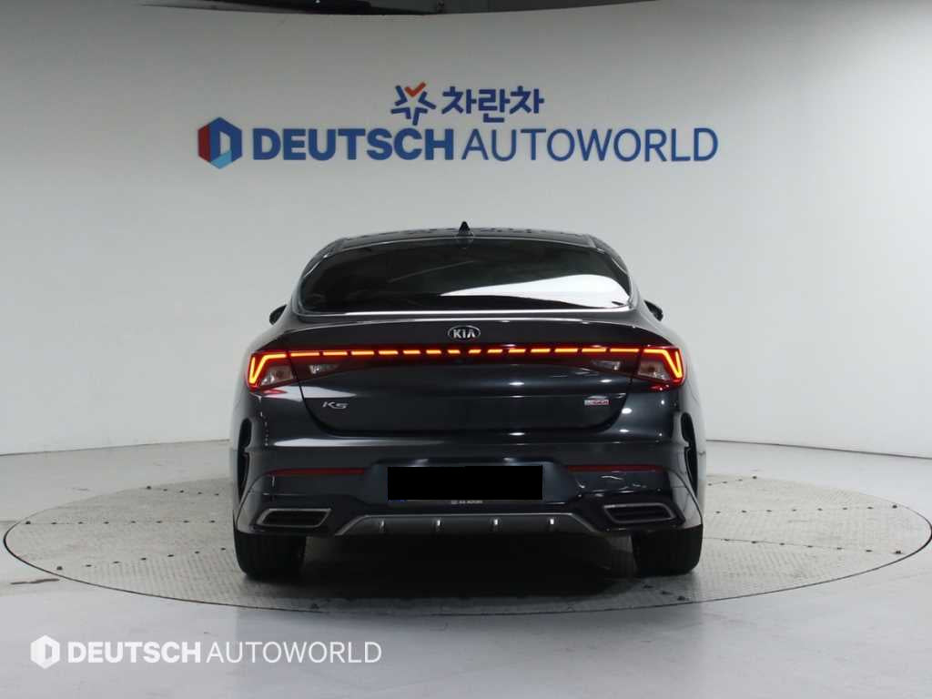Kia K5 — photo 04