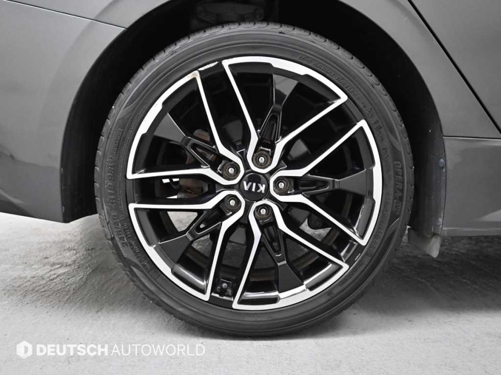 Kia K5 — photo 05
