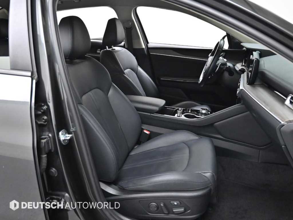 Kia K5 — photo 10