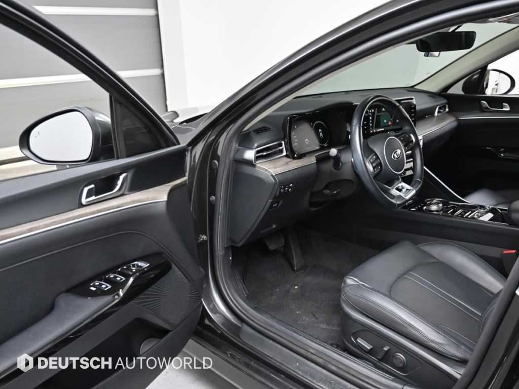 Kia K5 — photo 11