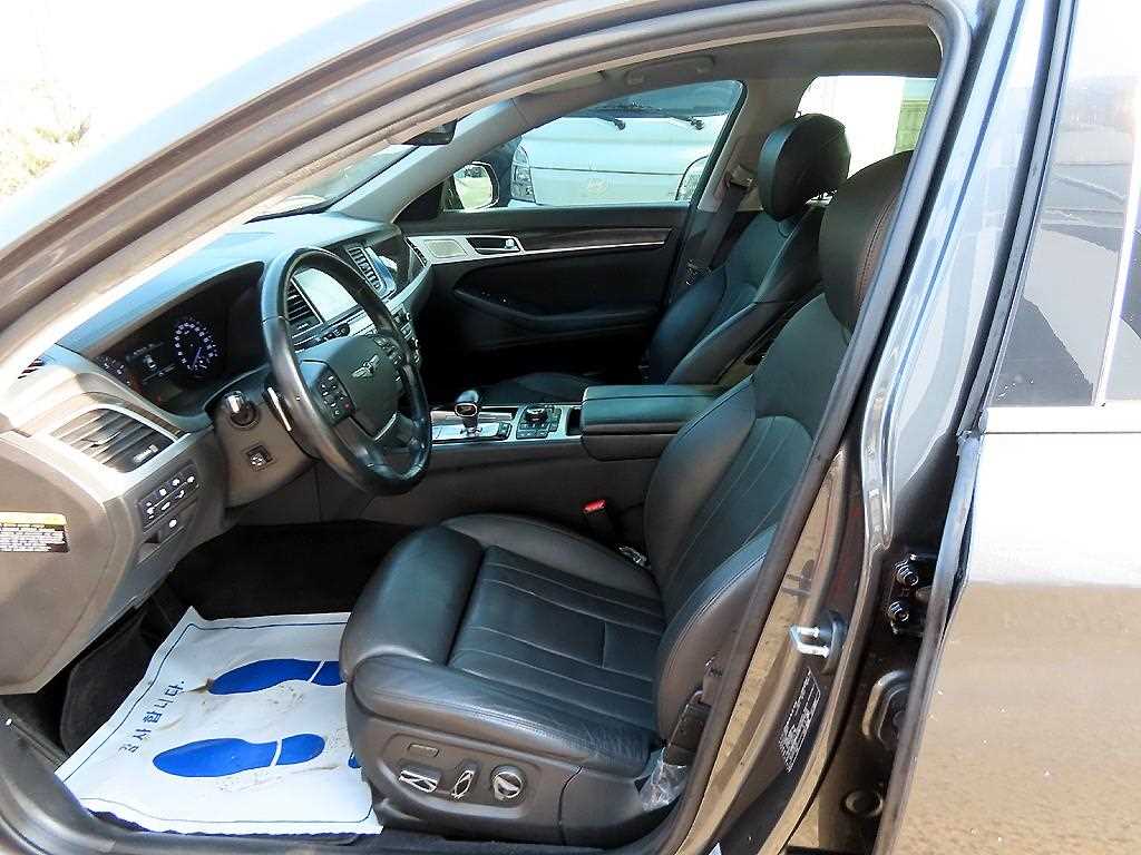 Genesis G80 — photo 05