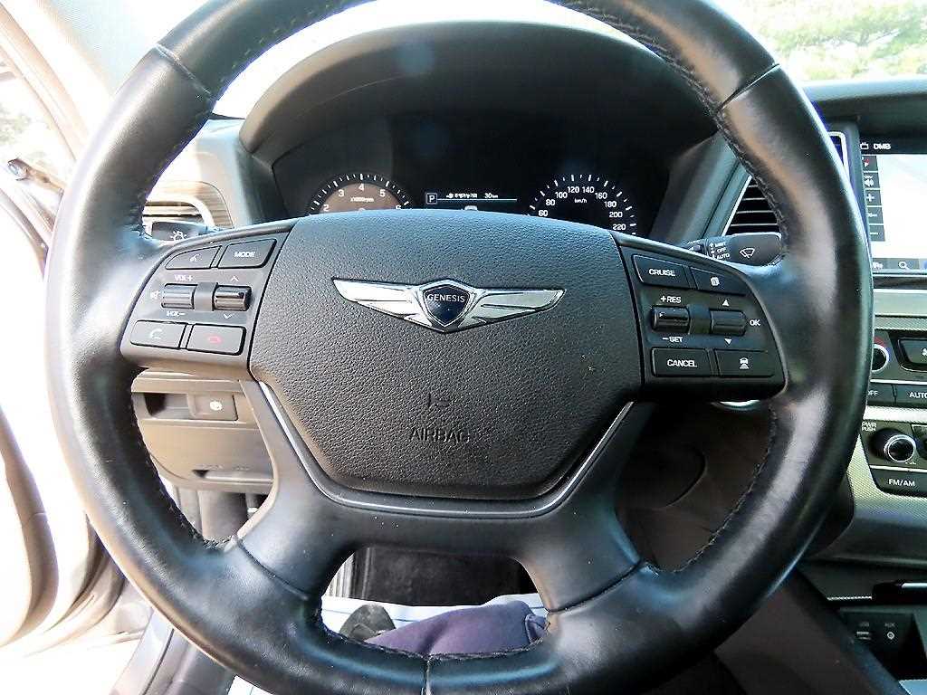 Genesis G80 — photo 08