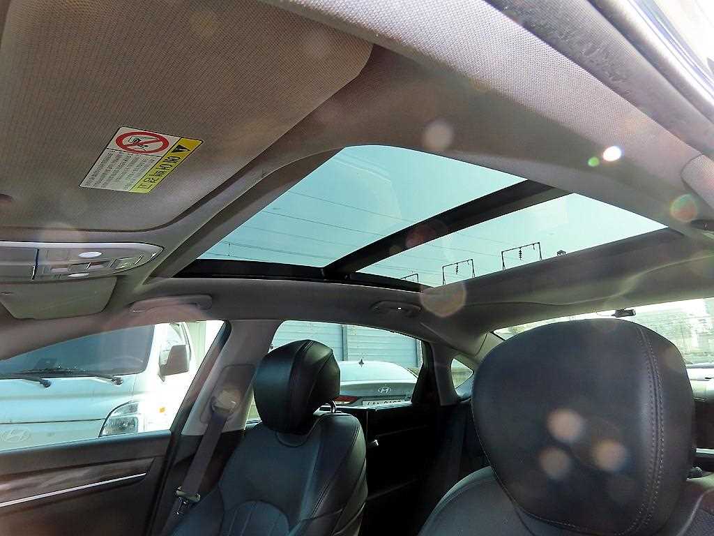 Genesis G80 — photo 17
