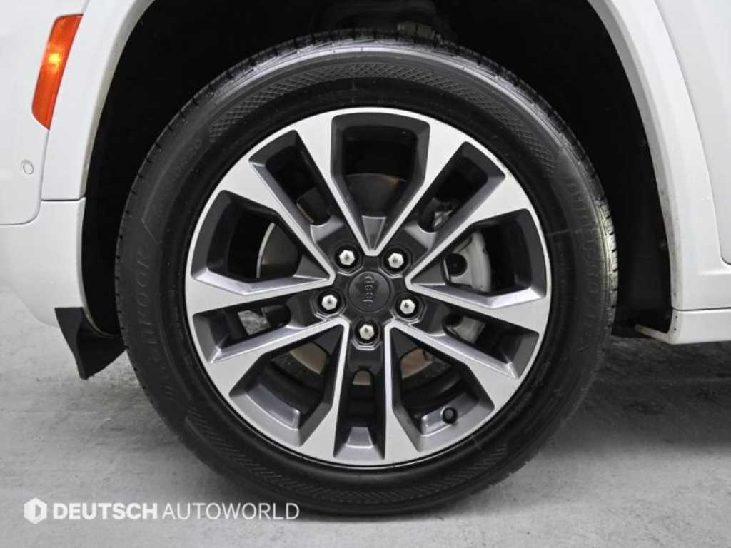Jeep Cherokee — photo 05