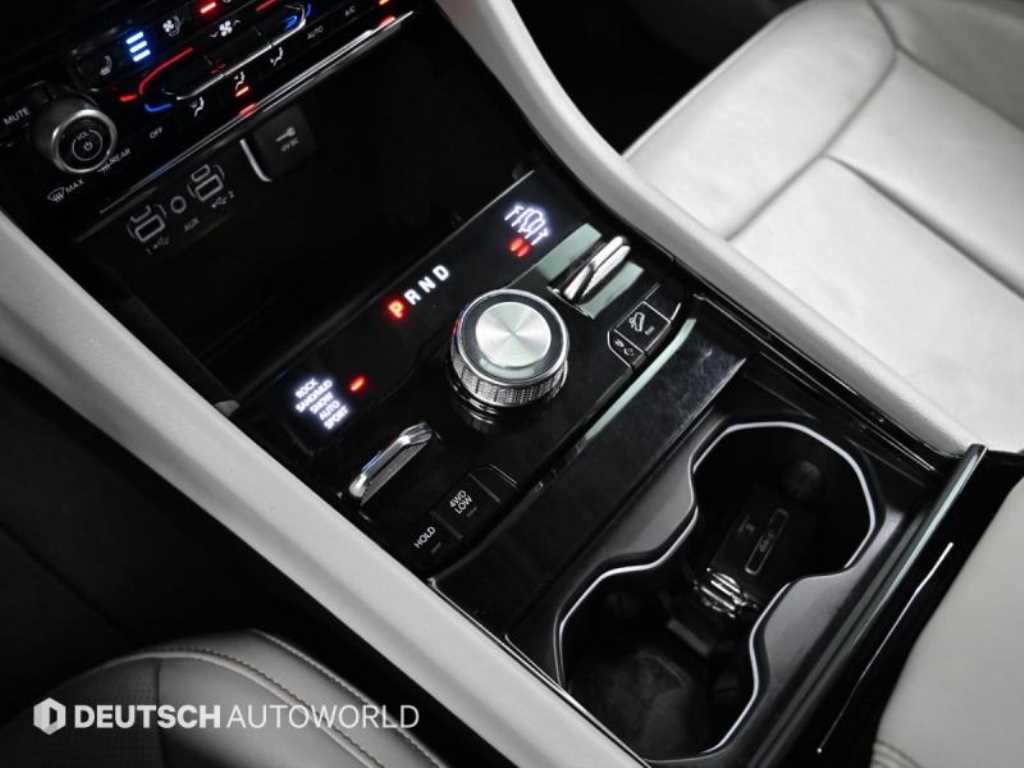 Jeep Cherokee — photo 09