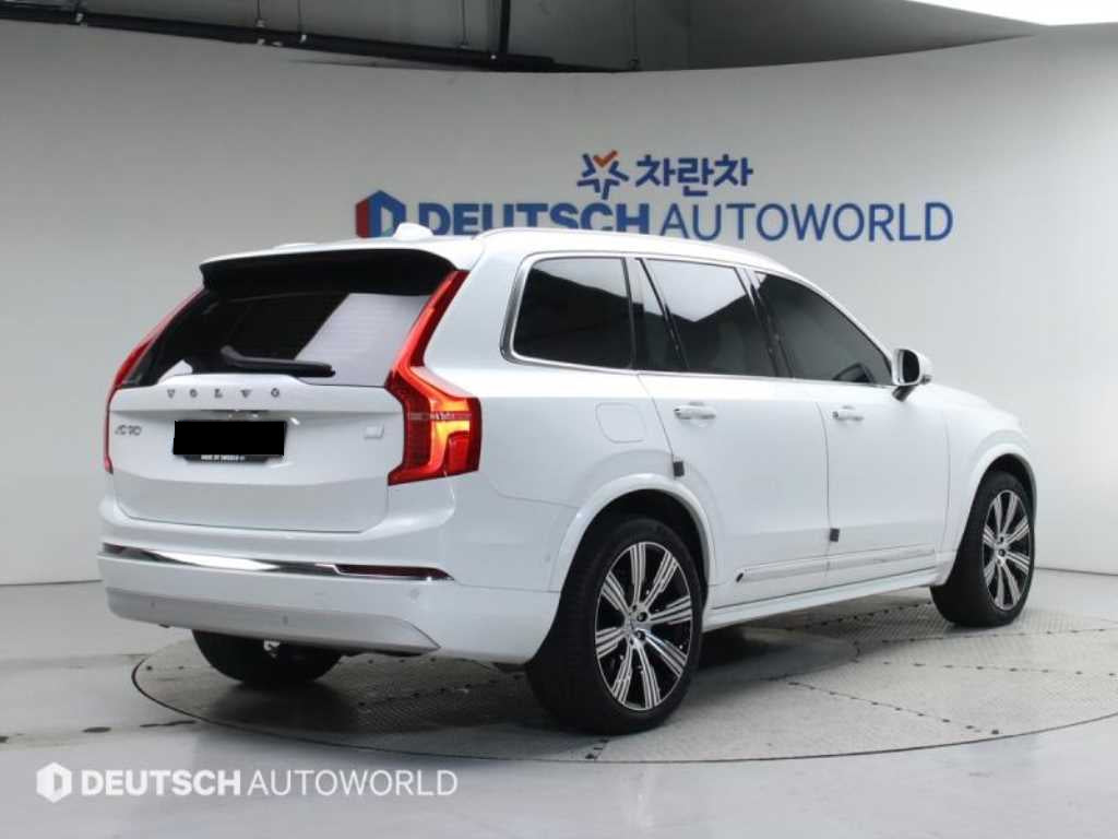 Volvo XC90 — photo 02