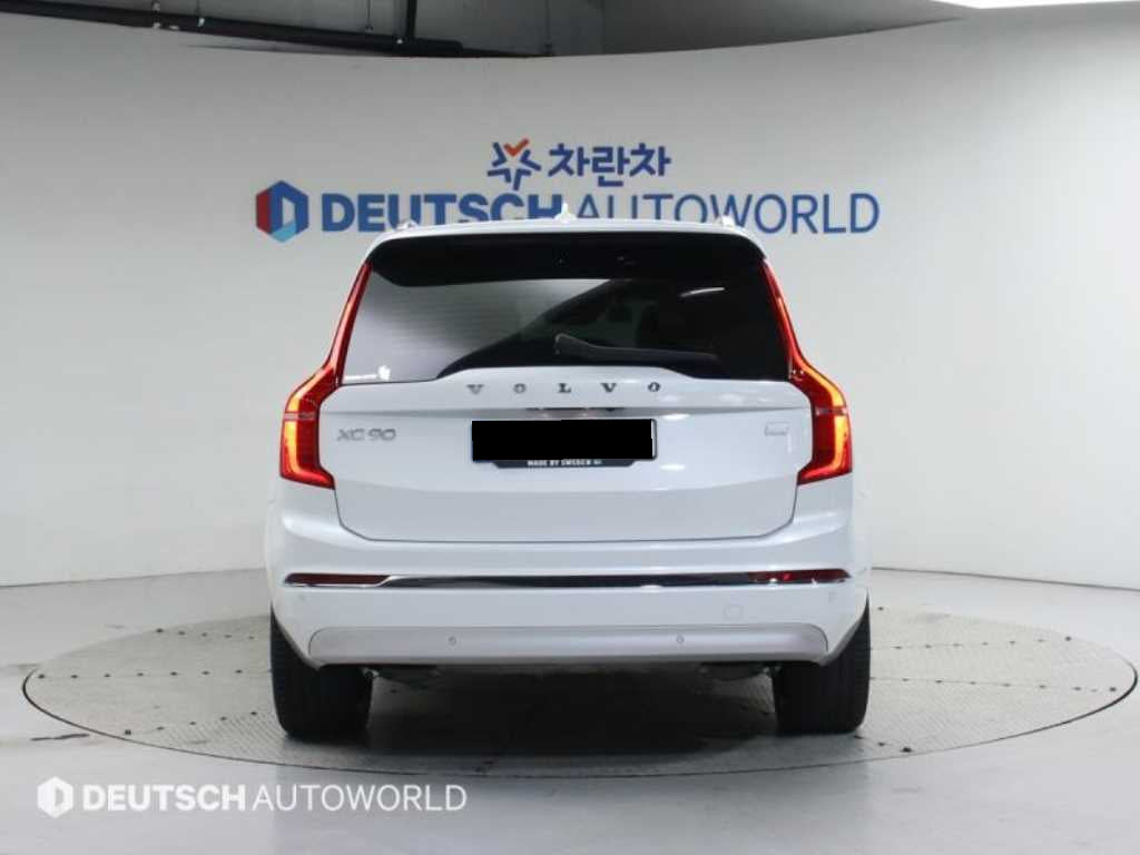 Volvo XC90 — photo 04