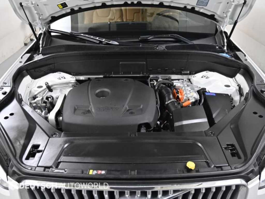 Volvo XC90 — photo 06