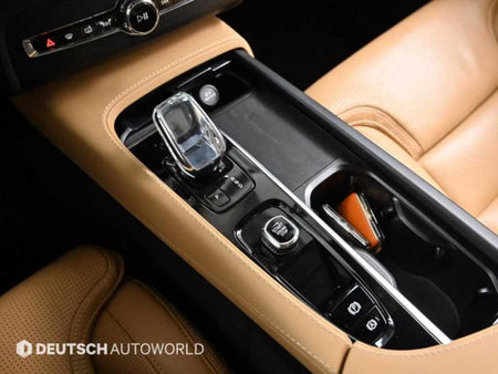 Volvo XC90 — photo 09