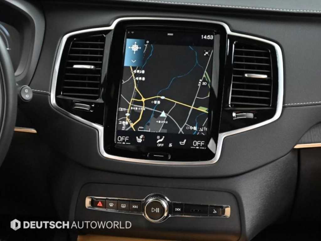 Volvo XC90 — photo 14