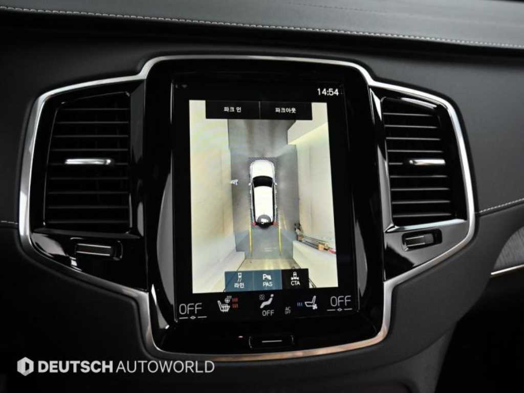 Volvo XC90 — photo 15