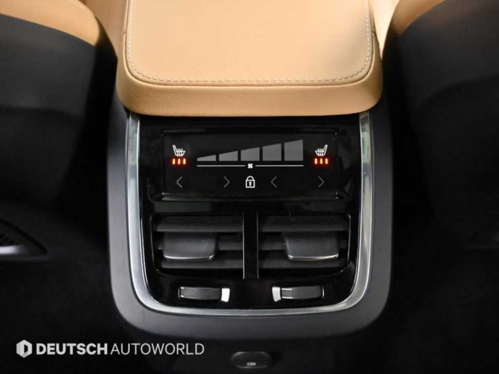 Volvo XC90 — photo 16