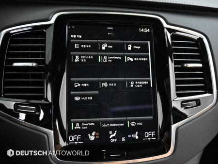 Volvo XC90 — photo 17