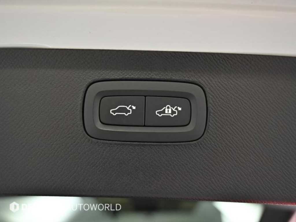 Volvo XC90 — photo 20