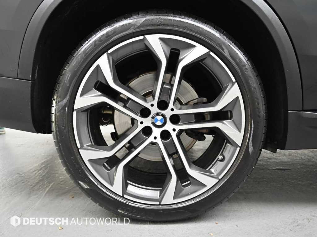 BMW X5 — photo 05