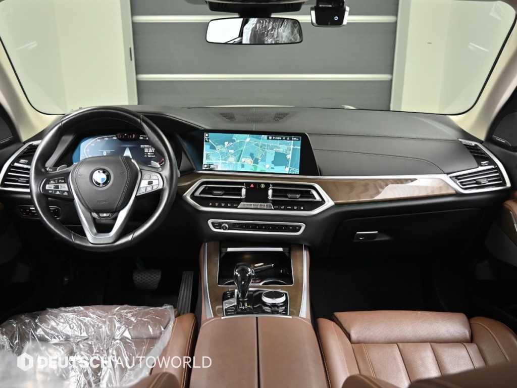 BMW X5 — photo 07