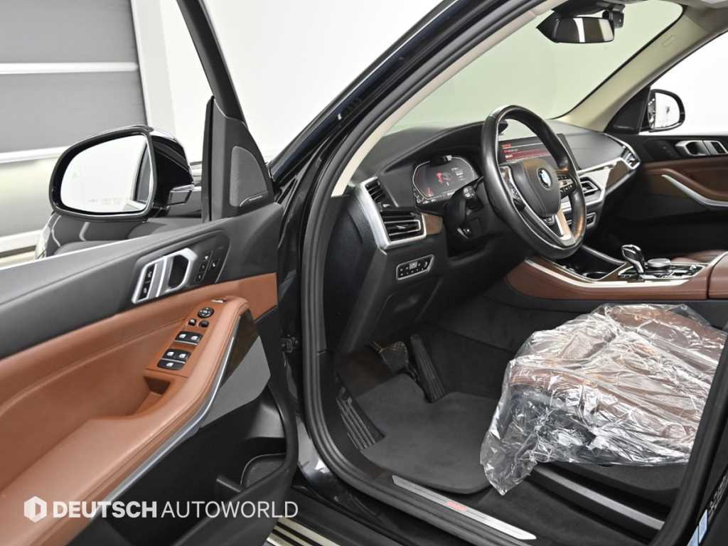 BMW X5 — photo 11