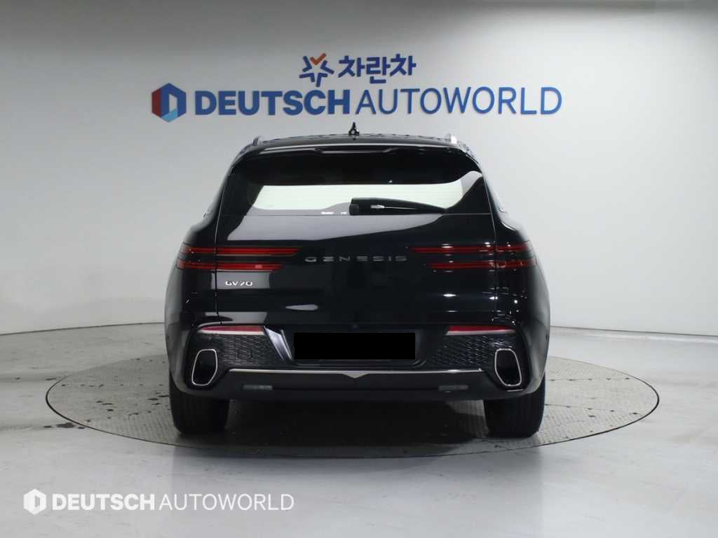 Genesis GV70 — photo 04