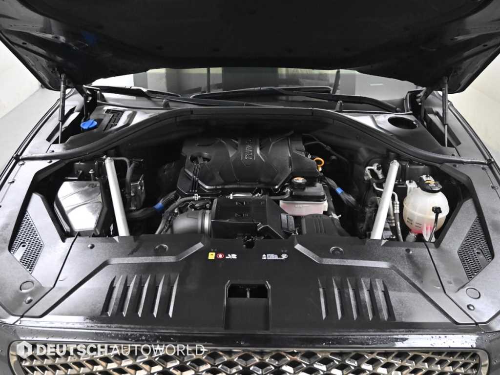 Genesis GV70 — photo 06