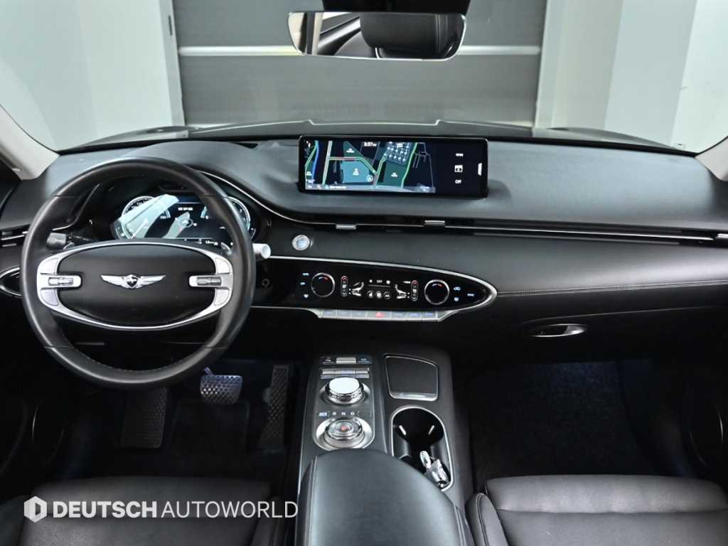 Genesis GV70 — photo 07