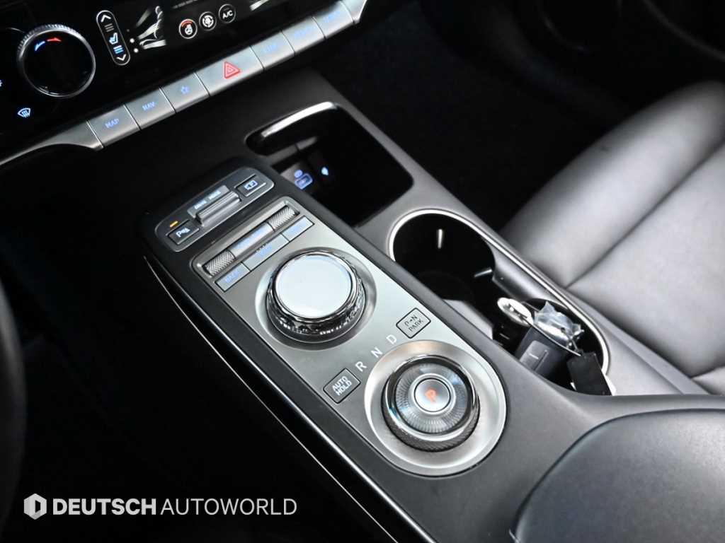 Genesis GV70 — photo 09