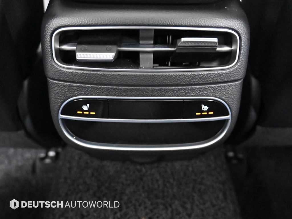 Genesis GV70 — photo 16