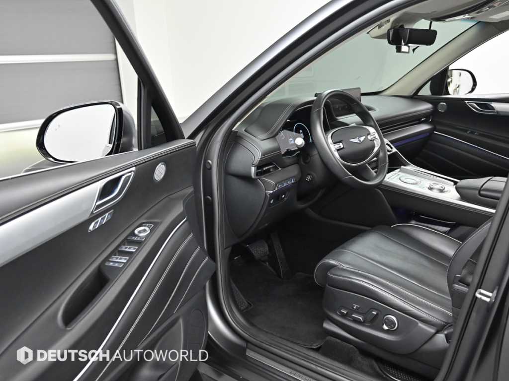 Genesis GV80 — photo 11