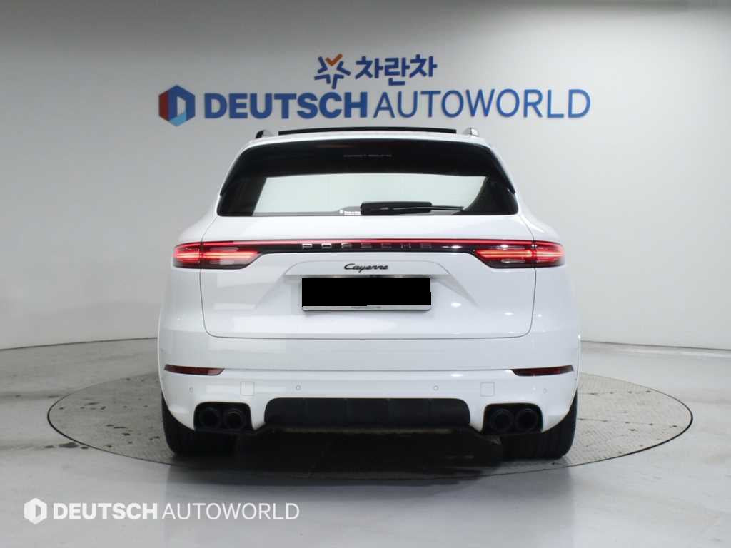 Porsche Cayenne — photo 04