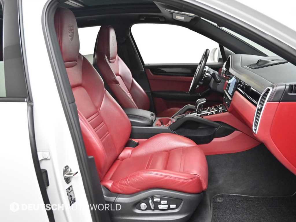 Porsche Cayenne — photo 10