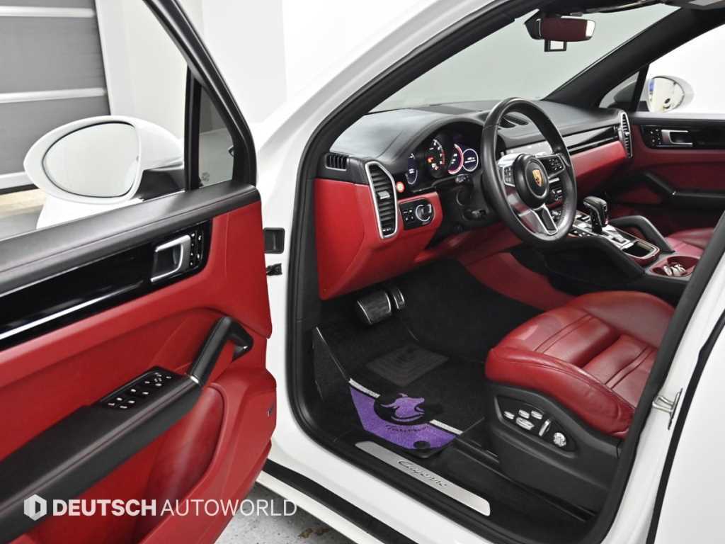Porsche Cayenne — photo 11