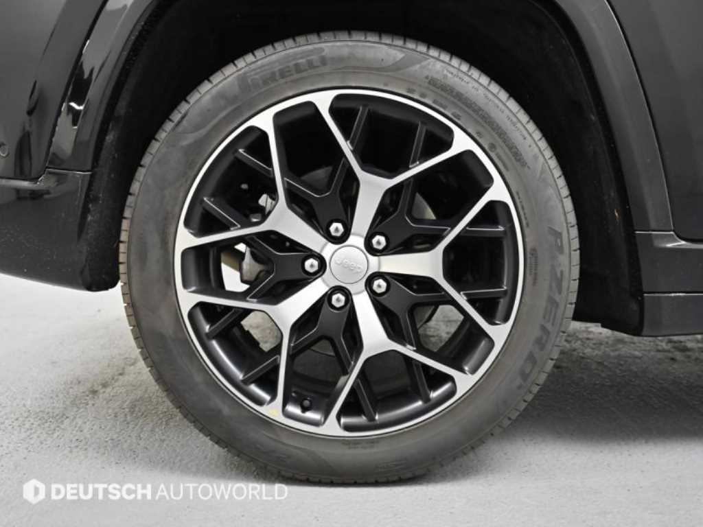 Jeep Cherokee — photo 05