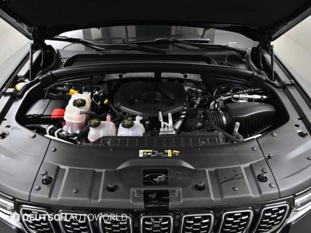 Jeep Cherokee — photo 06