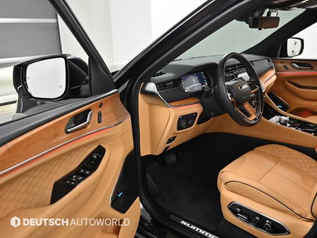 Jeep Cherokee — photo 11