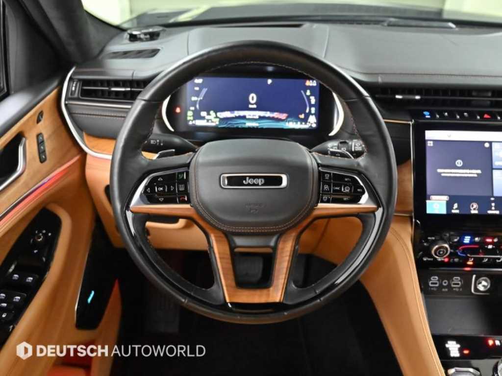 Jeep Cherokee — photo 13