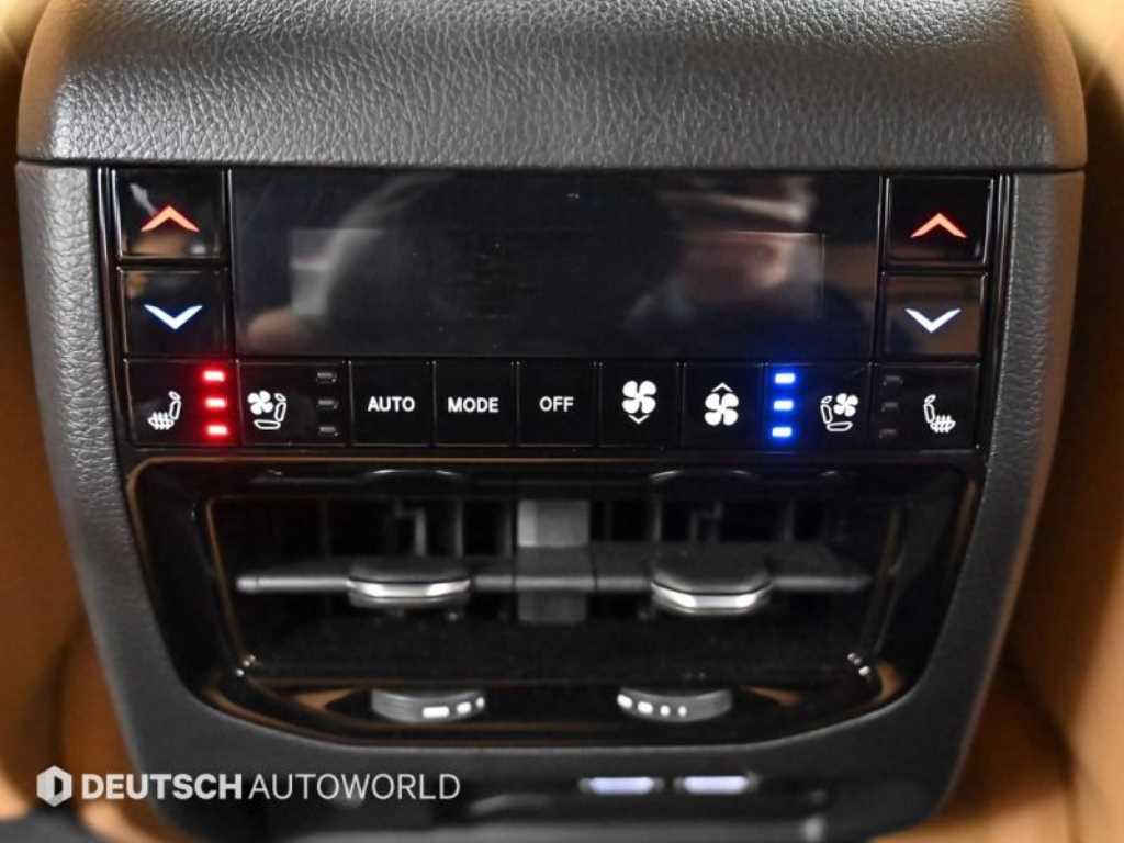 Jeep Cherokee — photo 16