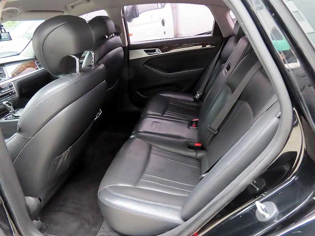 Hyundai Genesis — photo 06
