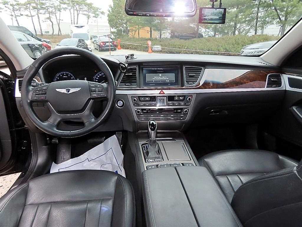 Hyundai Genesis — photo 07