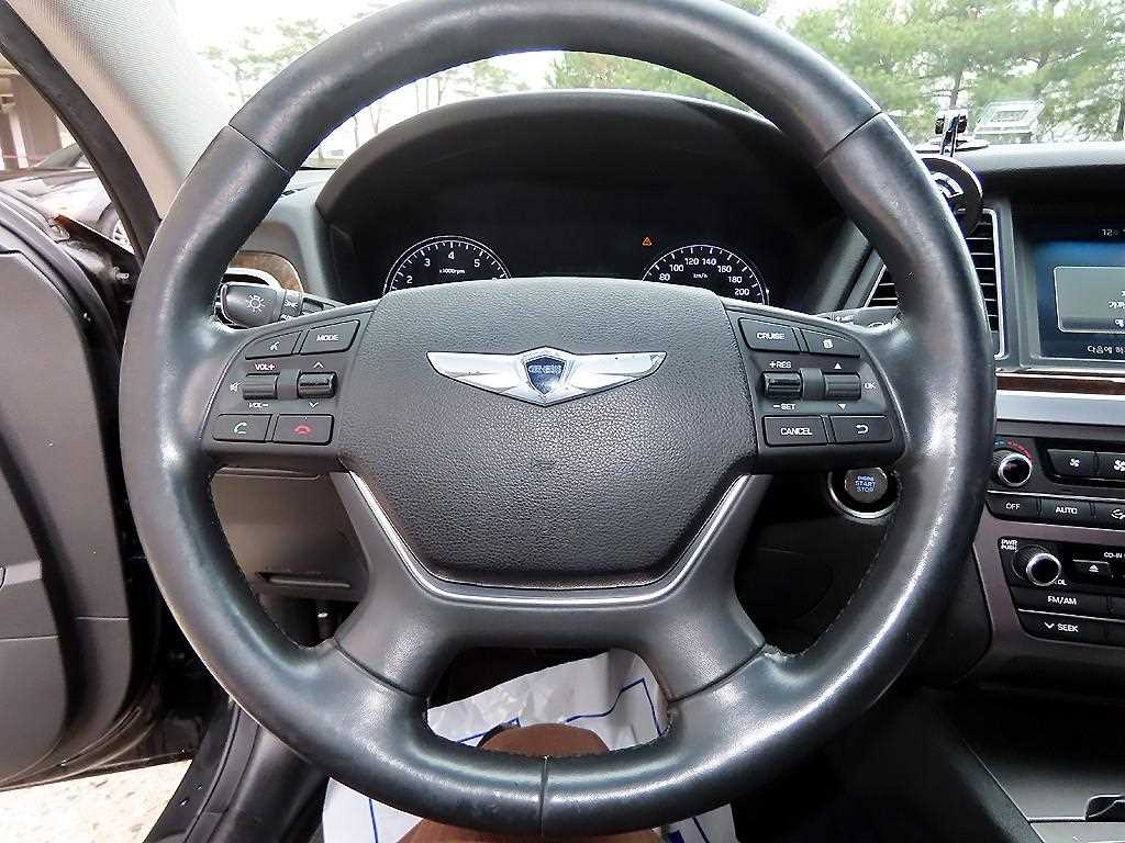 Hyundai Genesis — photo 08
