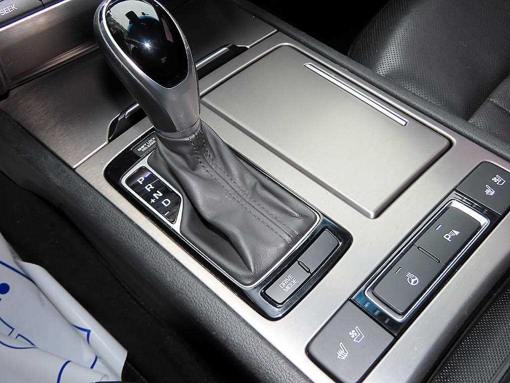 Hyundai Genesis — photo 10