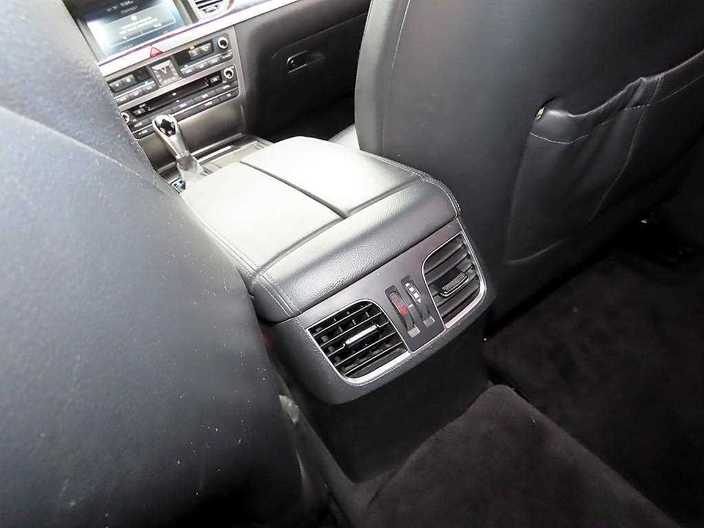 Hyundai Genesis — photo 16