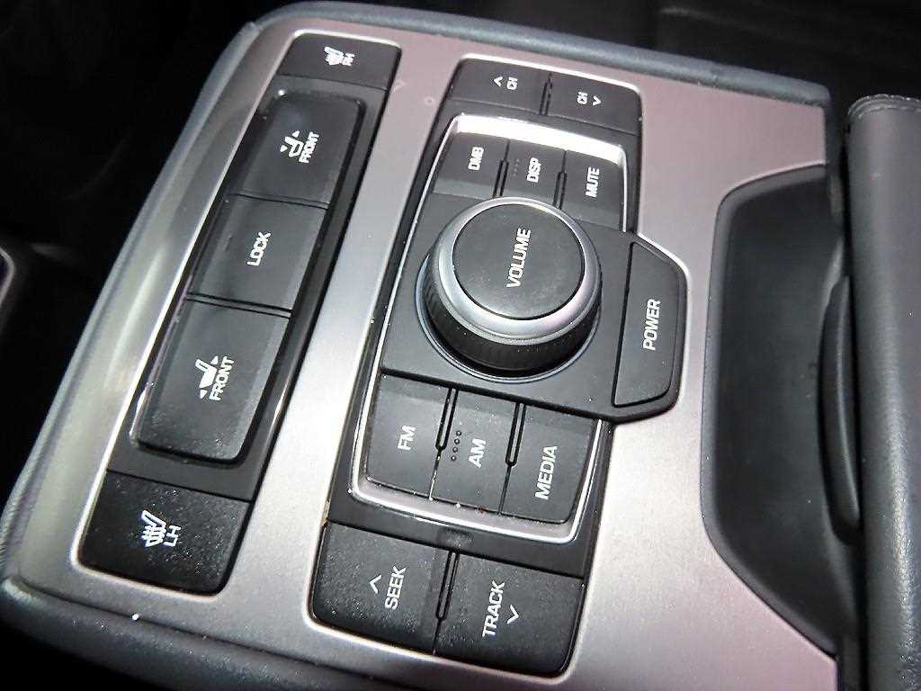 Hyundai Genesis — photo 17