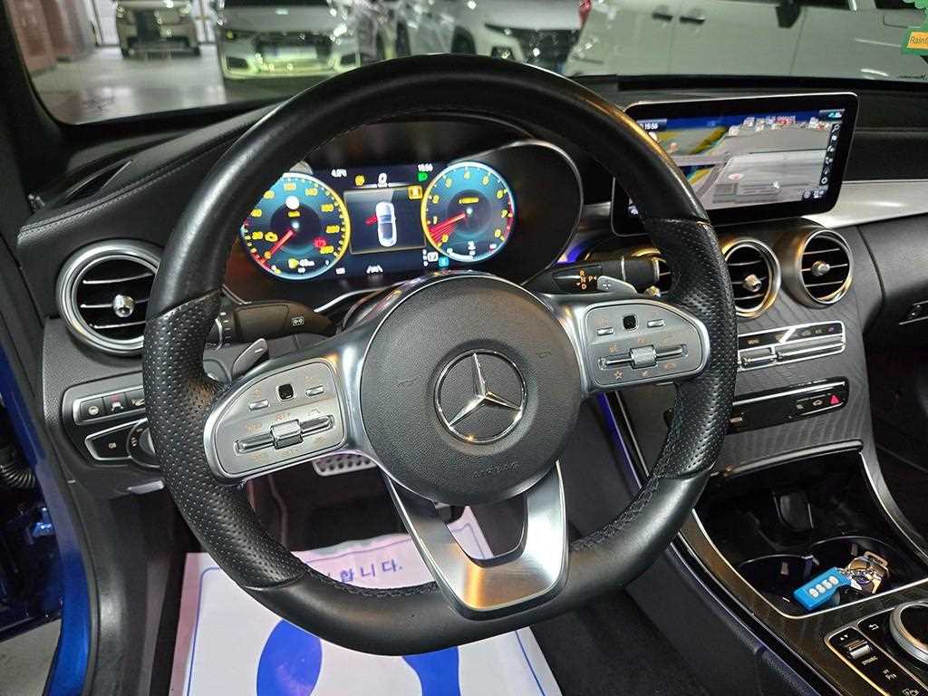 Mercedes-Benz C-Class — photo 09
