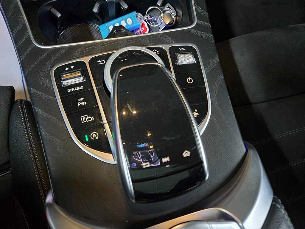 Mercedes-Benz C-Class — photo 14