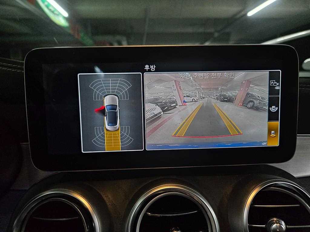 Mercedes-Benz C-Class — photo 18
